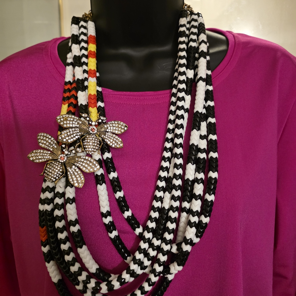Sassy Jones "Kabibi" - Black & White Necklace
